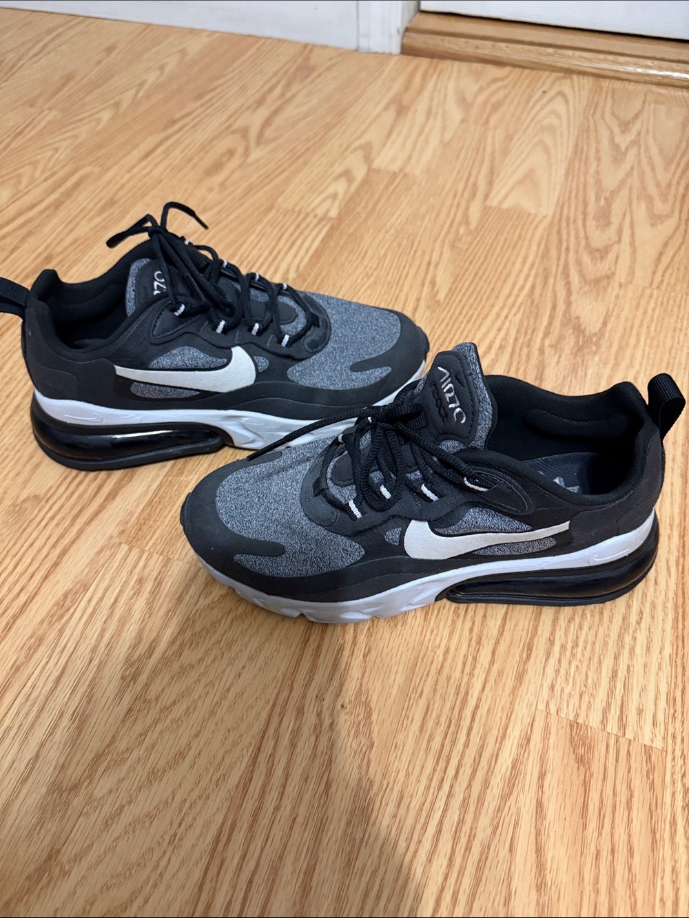 Women’s Nike air max 270 reacts Athletic Sneakers - Black & Gray